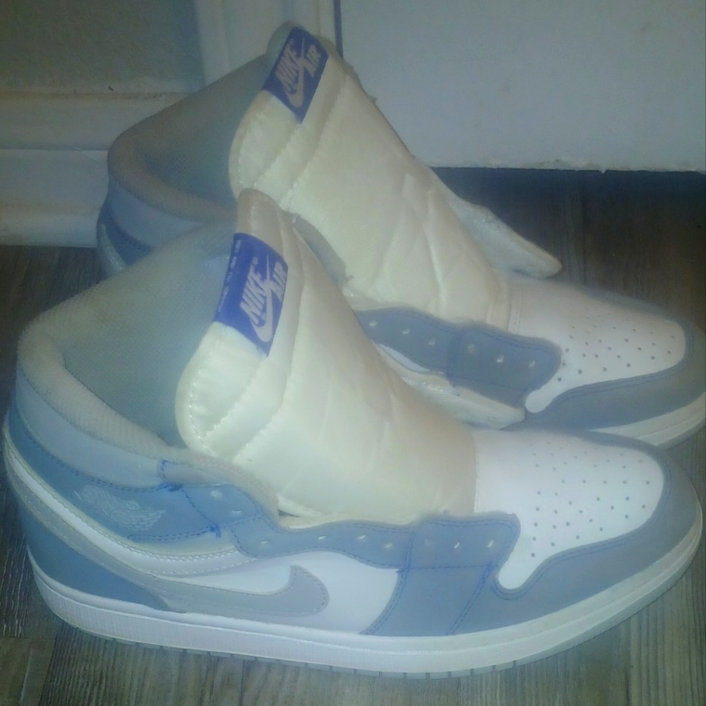 Air Jordan 1 retro Blue Gray